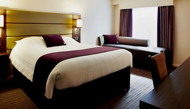 Premier Inn Cheltenham Town Centre Ngoại thất bức ảnh